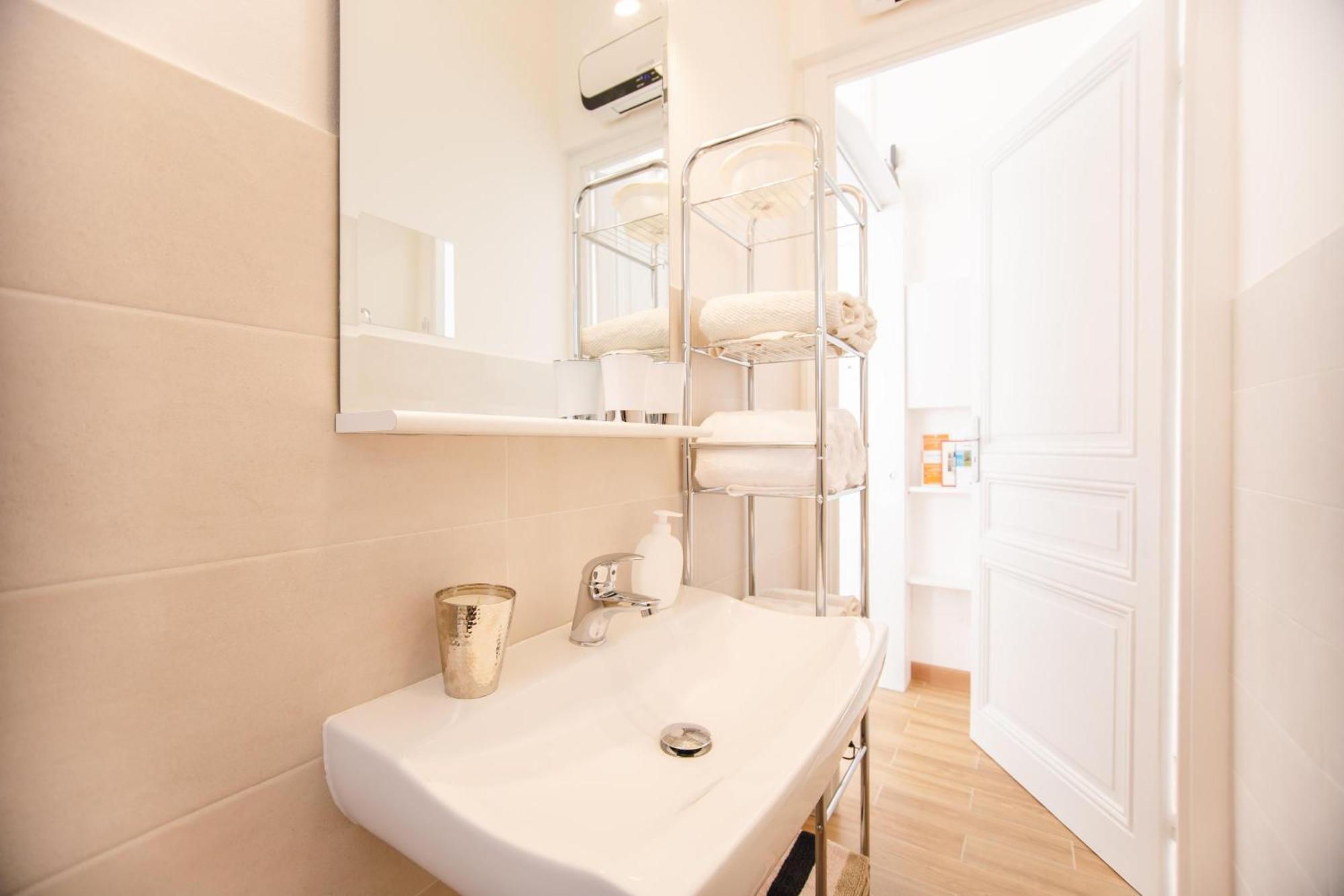 Cuore Di Sanremo Apartment And Free Parking Exterior foto